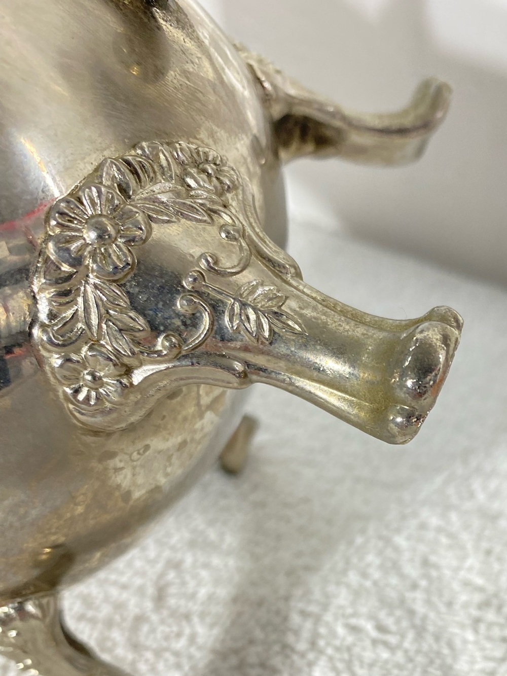 Vintage EP Brass Victorian Style Silver Plated Ornate Footed Teapot - Picture 12 of 15